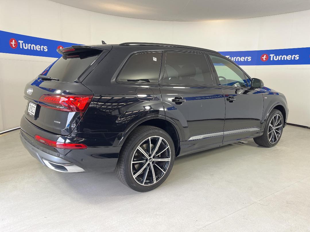 Photo '7' of Audi Q7 Photo '7' of Audi Q7