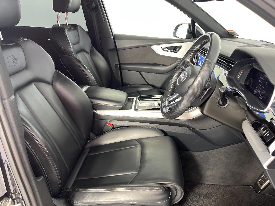 Photo '16' of Audi Q7 Photo '16' of Audi Q7