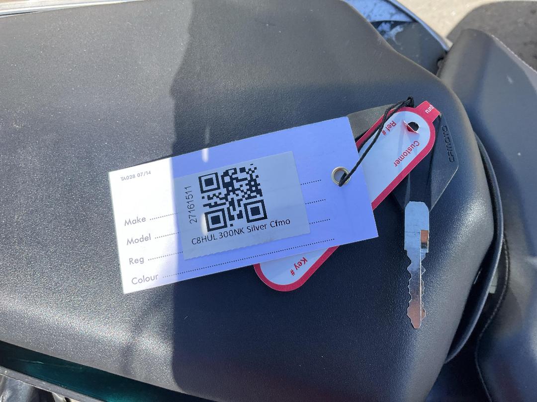 Photo '10' of Cfmoto 300NK Photo '10' of Cfmoto 300NK