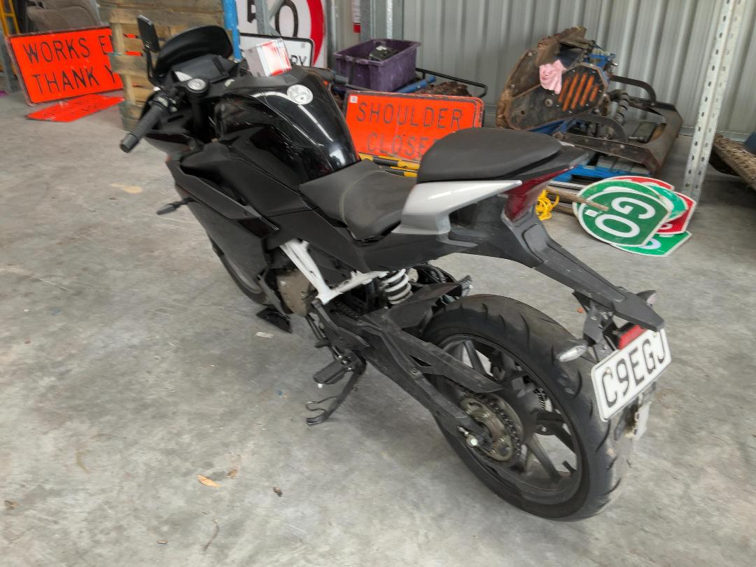 Photo '5' of Cfmoto 300SR Photo '5' of Cfmoto 300SR