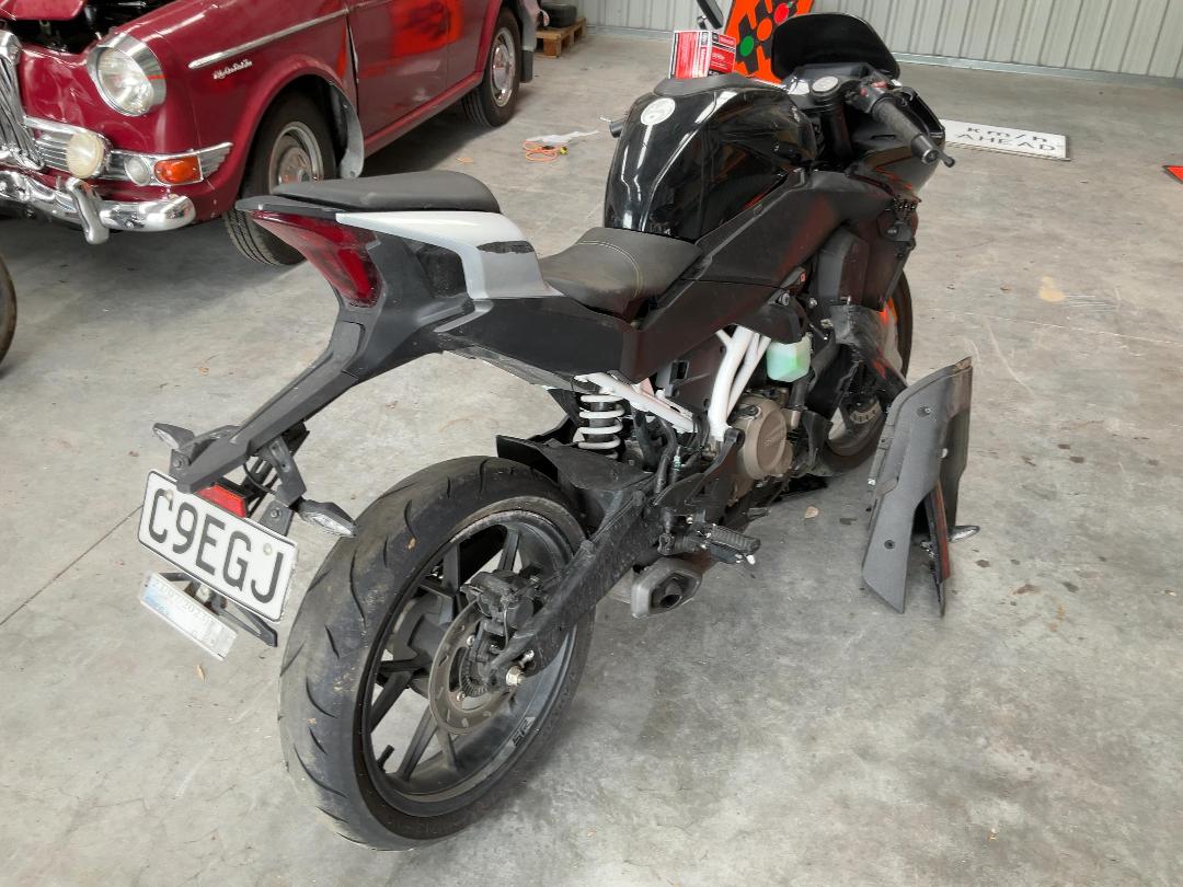 Photo '7' of Cfmoto 300SR Photo '7' of Cfmoto 300SR