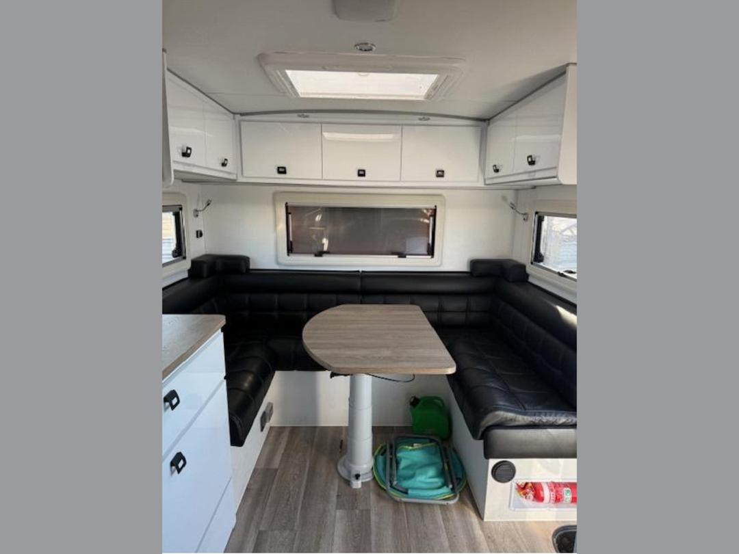 Photo '7' of DIRT ROAD XTREME Caravan - Tandem