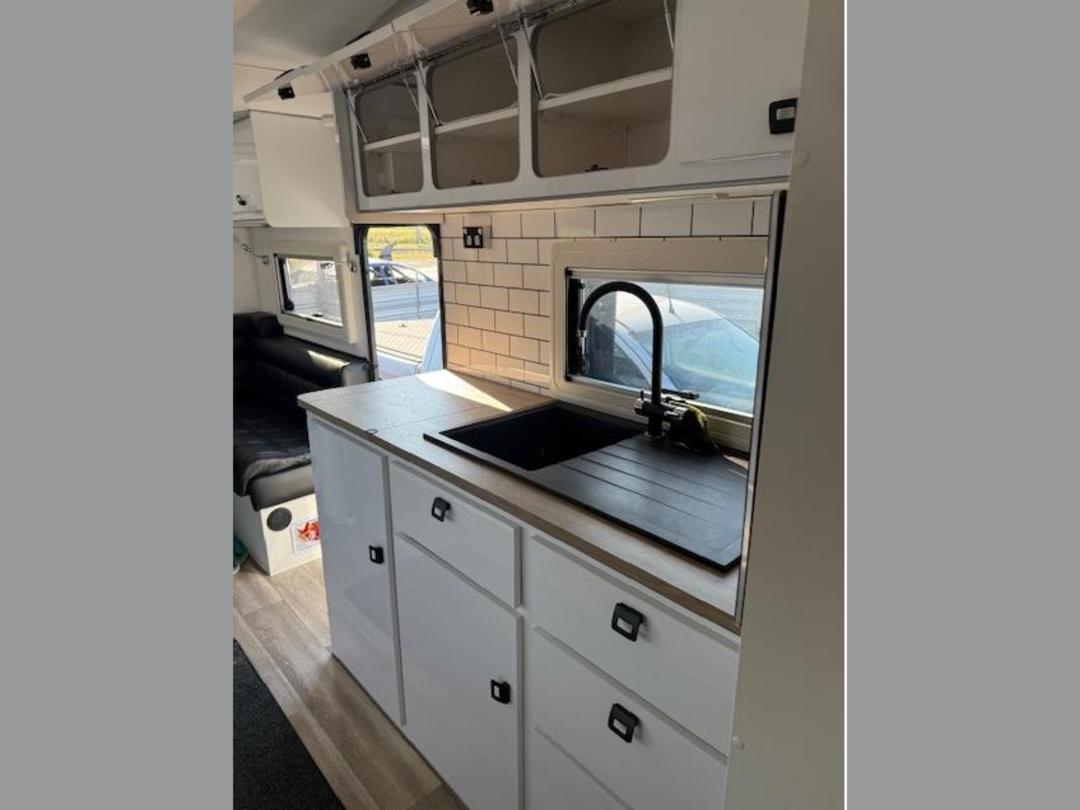 Photo '8' of DIRT ROAD XTREME Caravan - Tandem