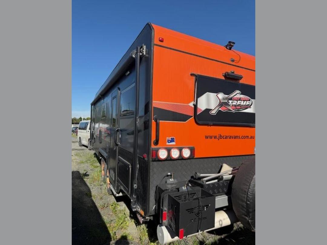 Photo '2' of DIRT ROAD XTREME Caravan - Tandem