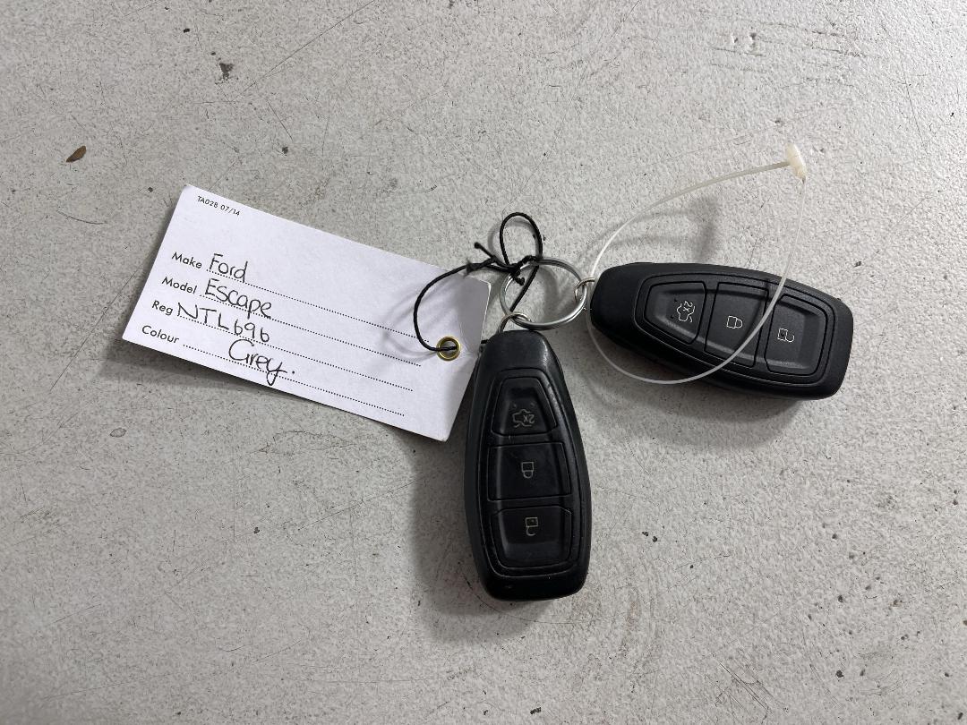 Photo '22' of Ford Escape Photo '22' of Ford Escape