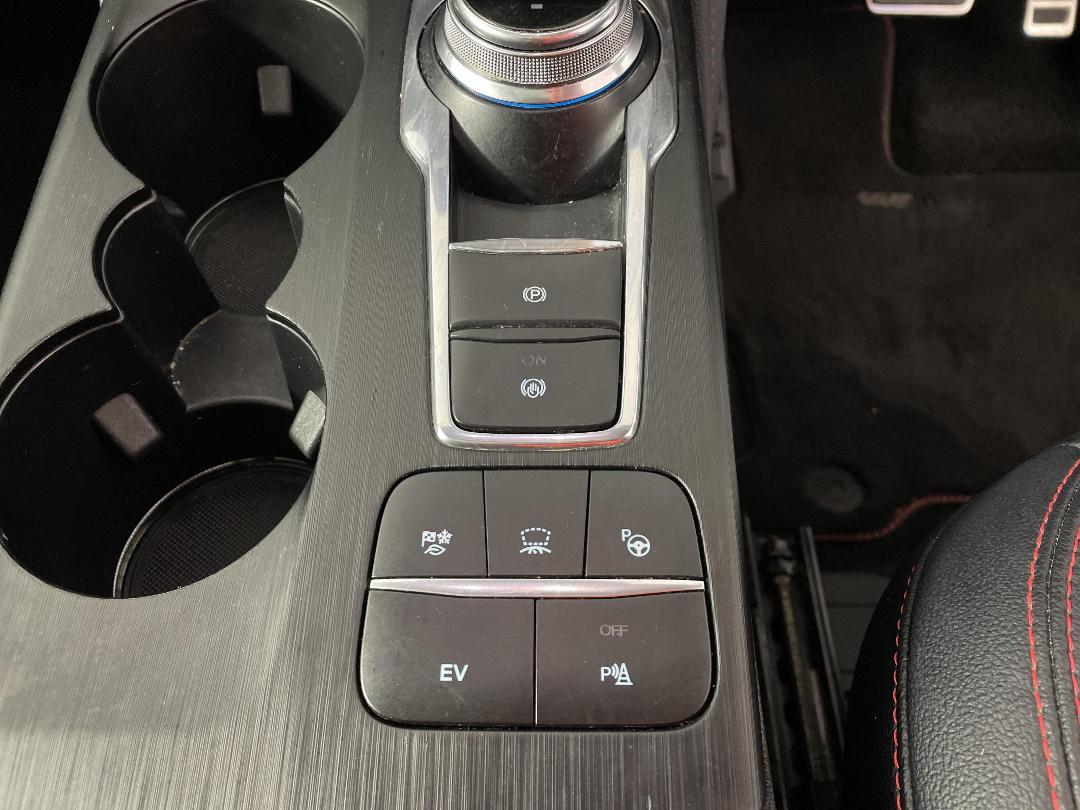 Photo '33' of Ford Escape Photo '33' of Ford Escape