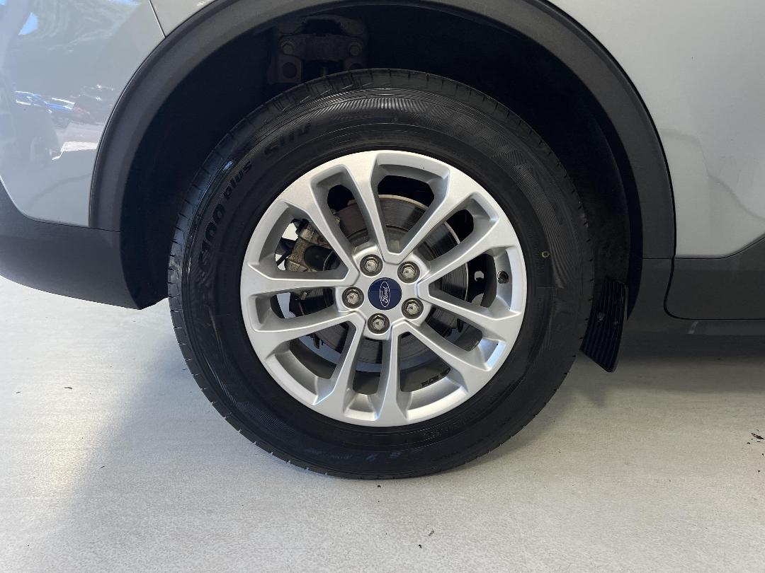 Photo '12' of Ford Escape