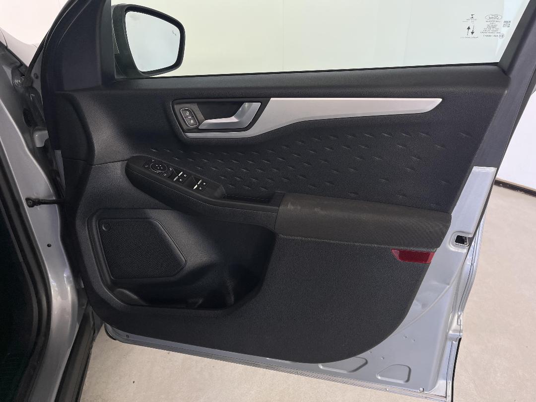 Photo '15' of Ford Escape