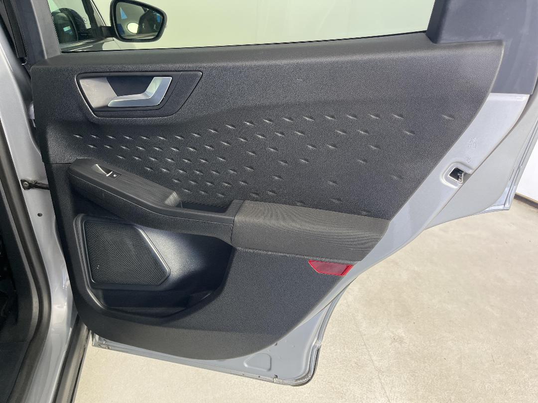 Photo '19' of Ford Escape