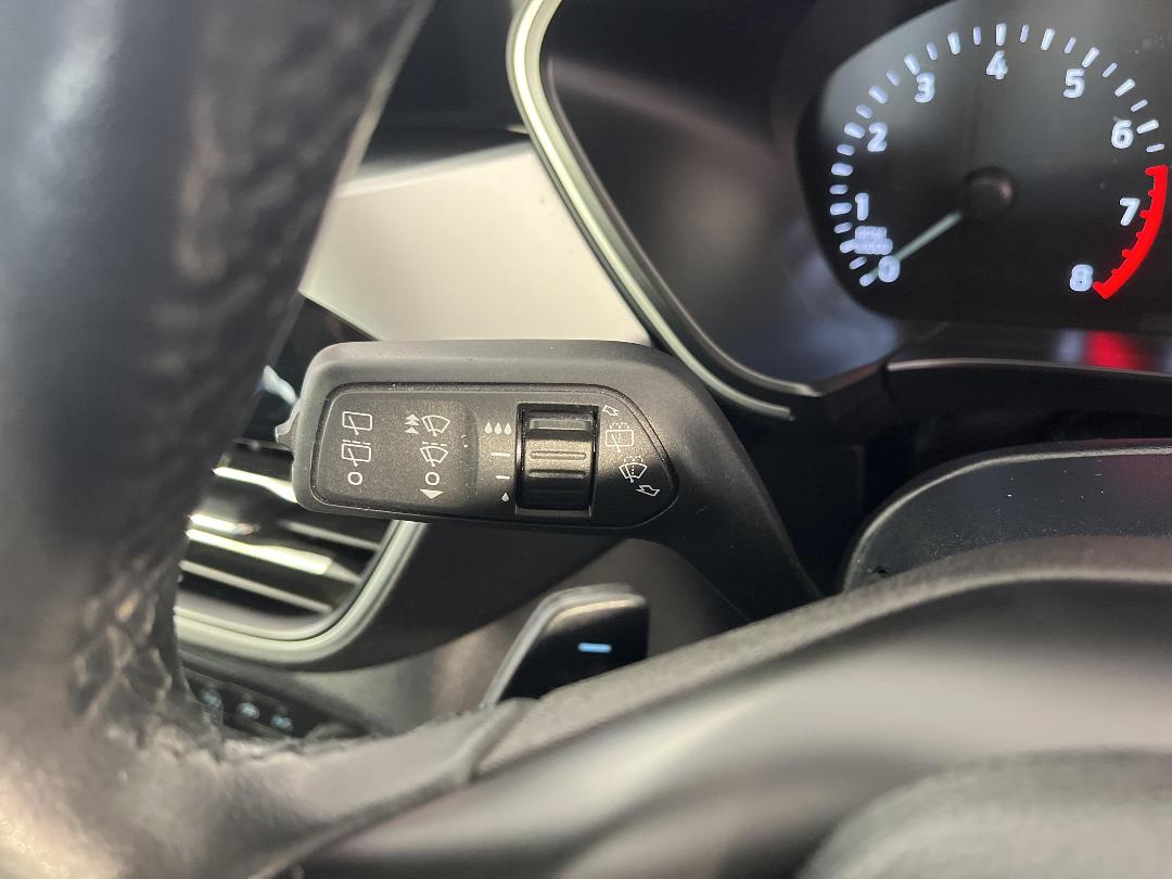 Photo '27' of Ford Escape