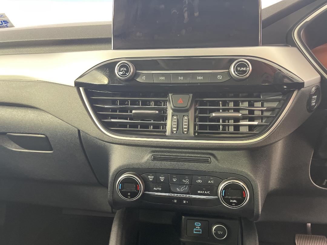 Photo '30' of Ford Escape