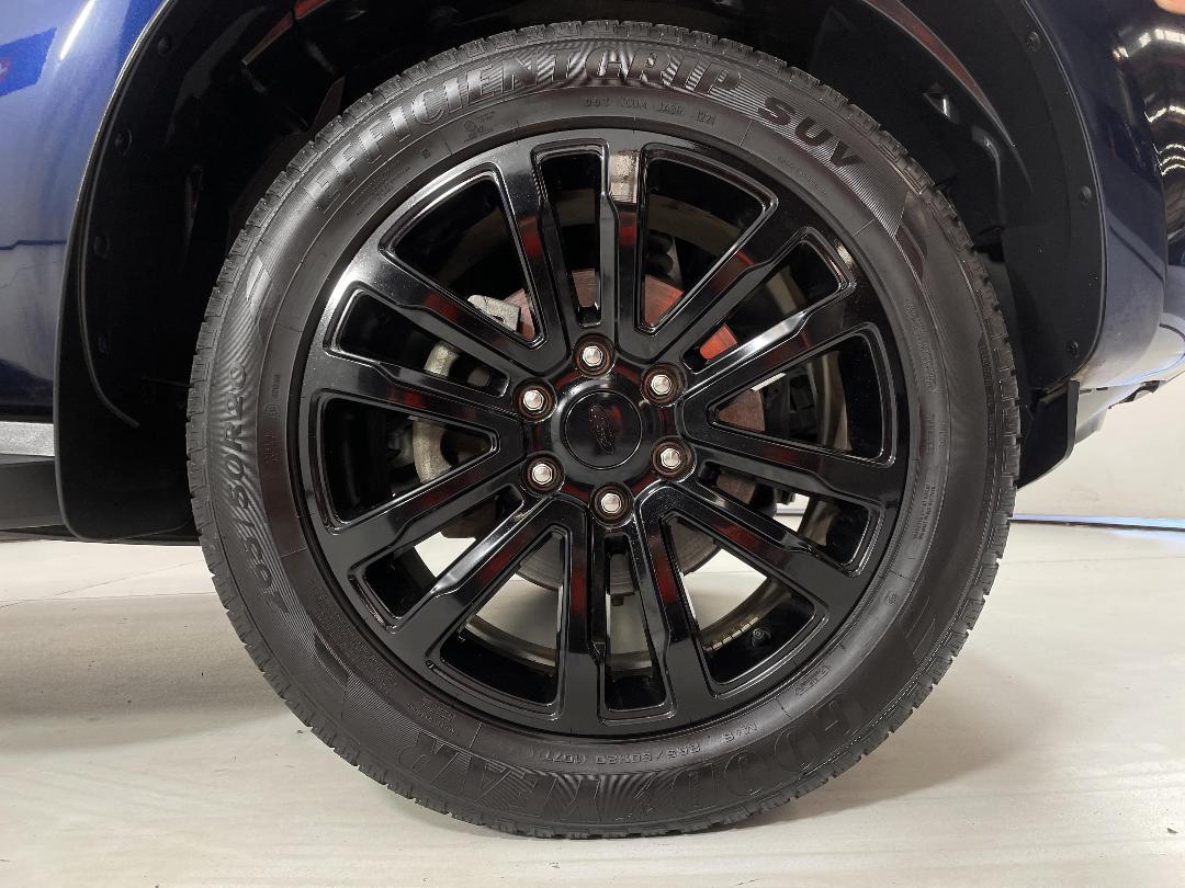 Photo '9' of Ford Everest