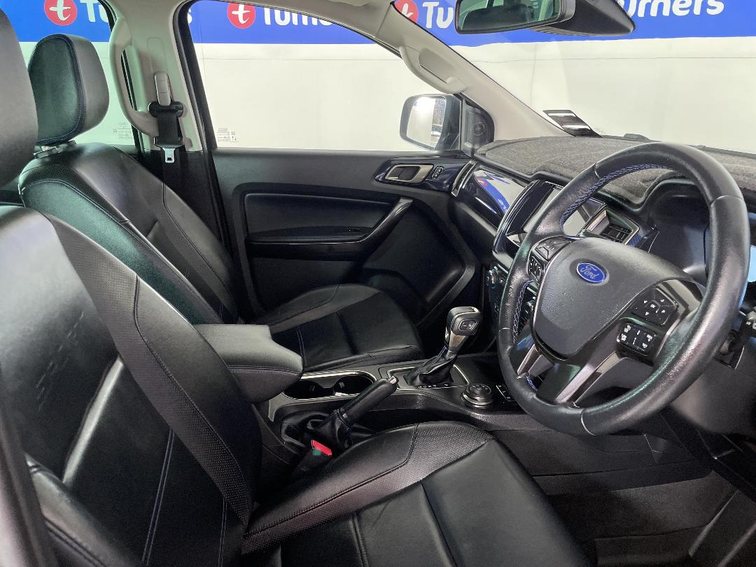 Photo '16' of Ford Everest