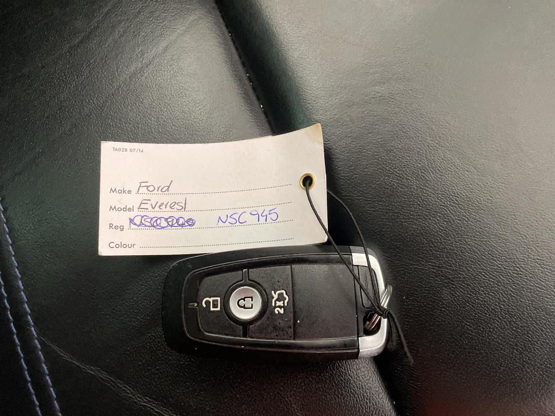 Photo '22' of Ford Everest