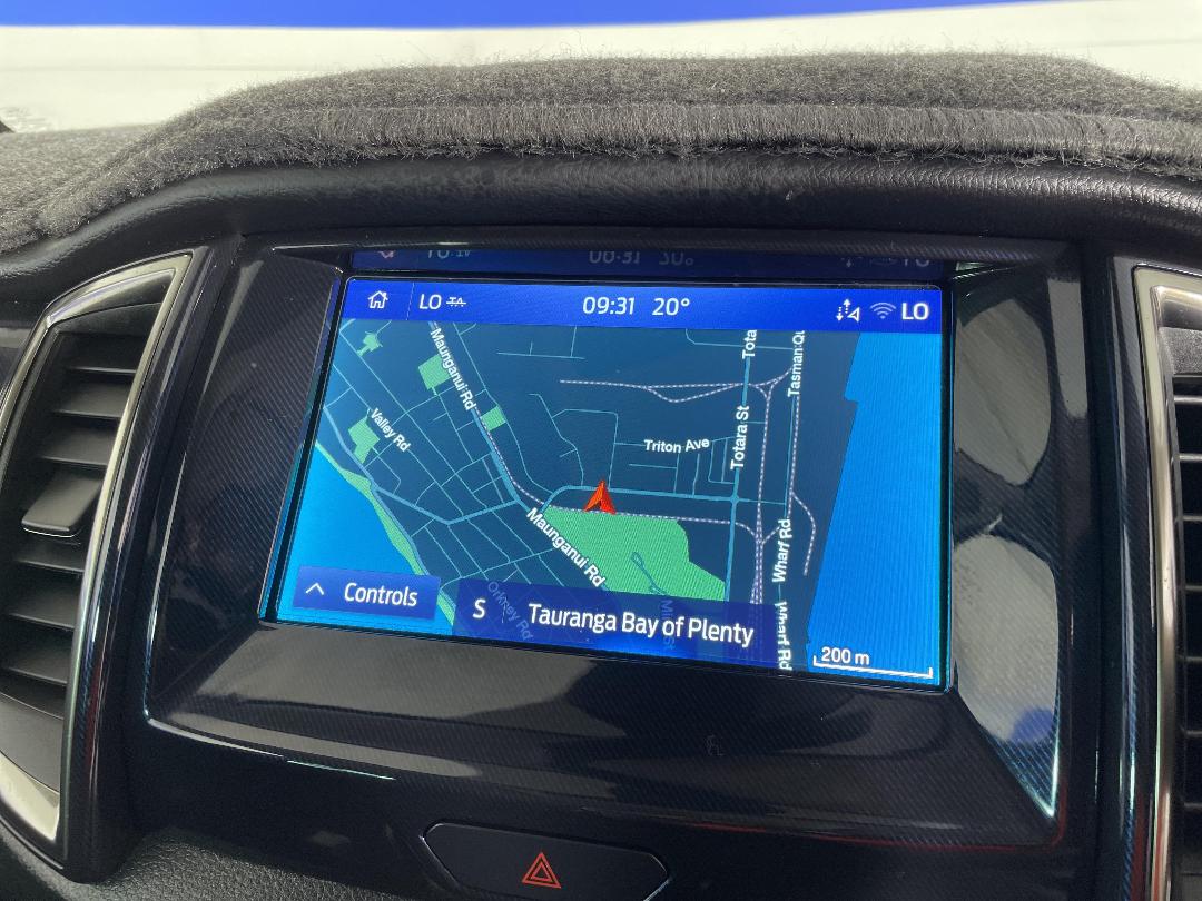 Photo '27' of Ford Everest