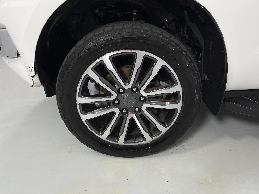 Photo '10' of Ford Everest