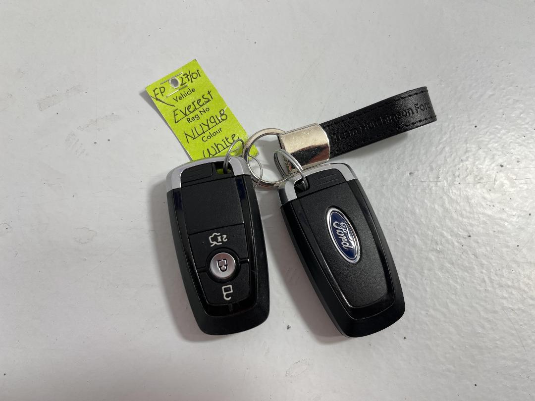 Photo '22' of Ford Everest