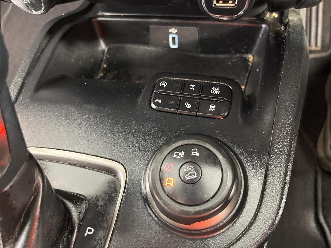 Photo '28' of Ford Everest