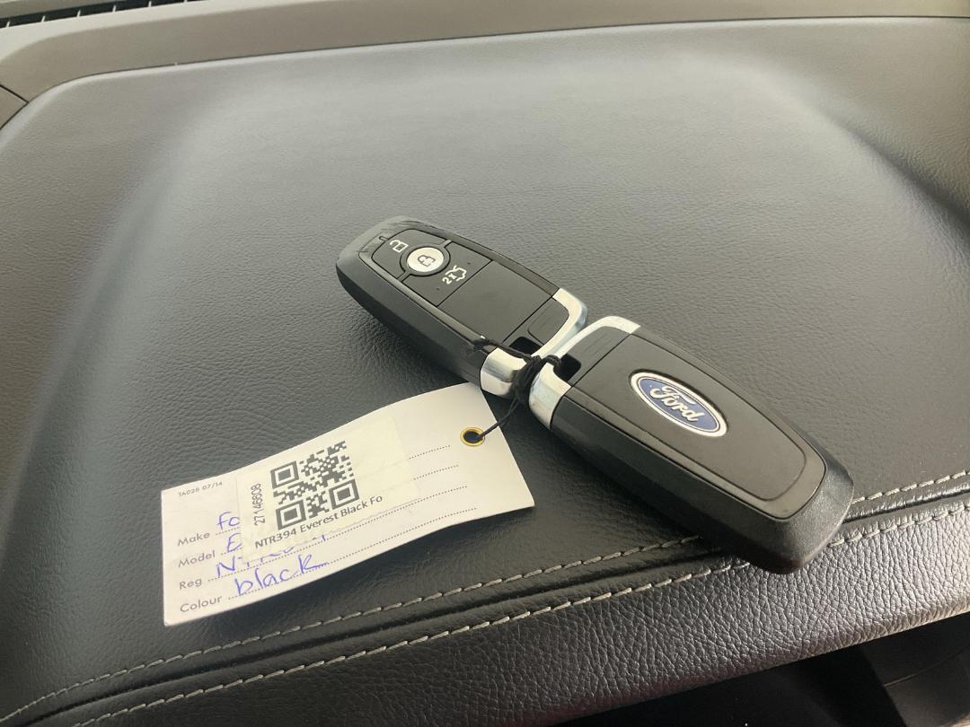 Photo '22' of Ford Everest