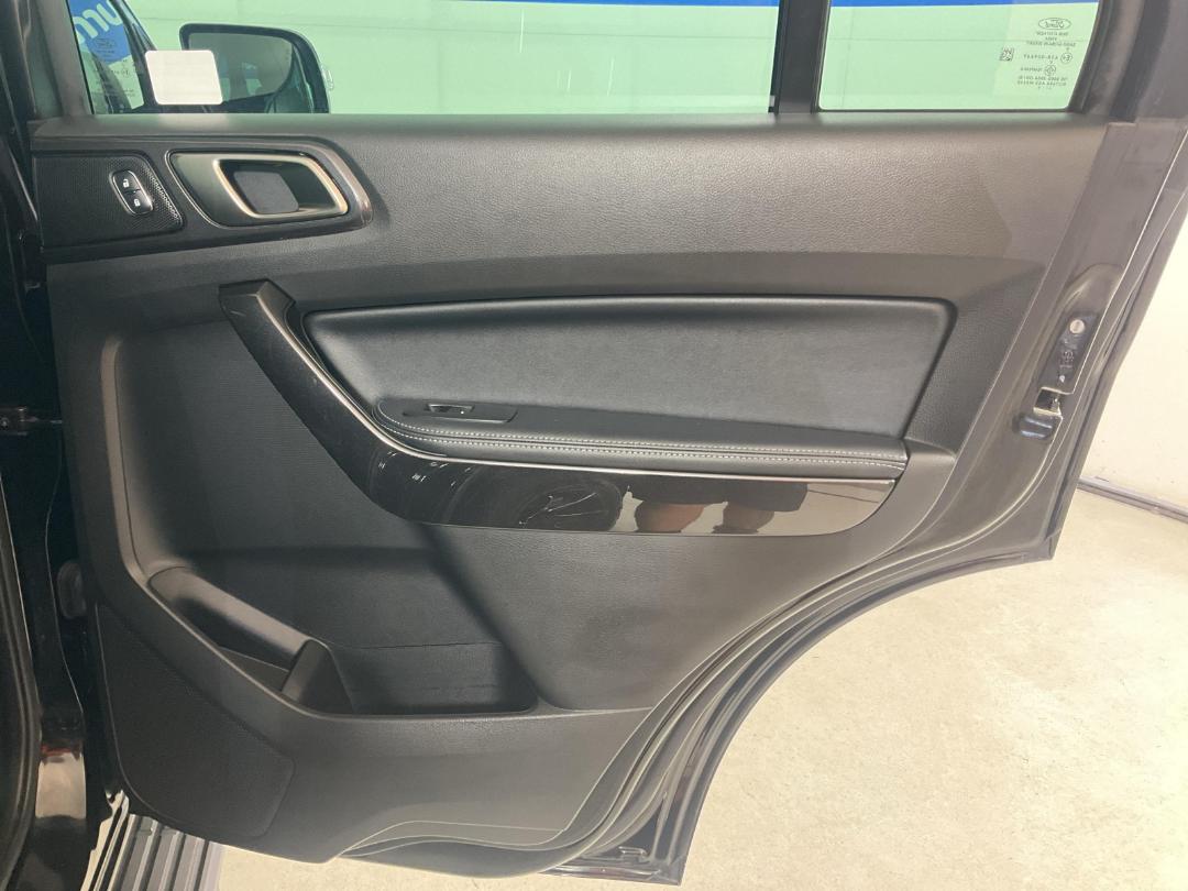 Photo '19' of Ford Everest