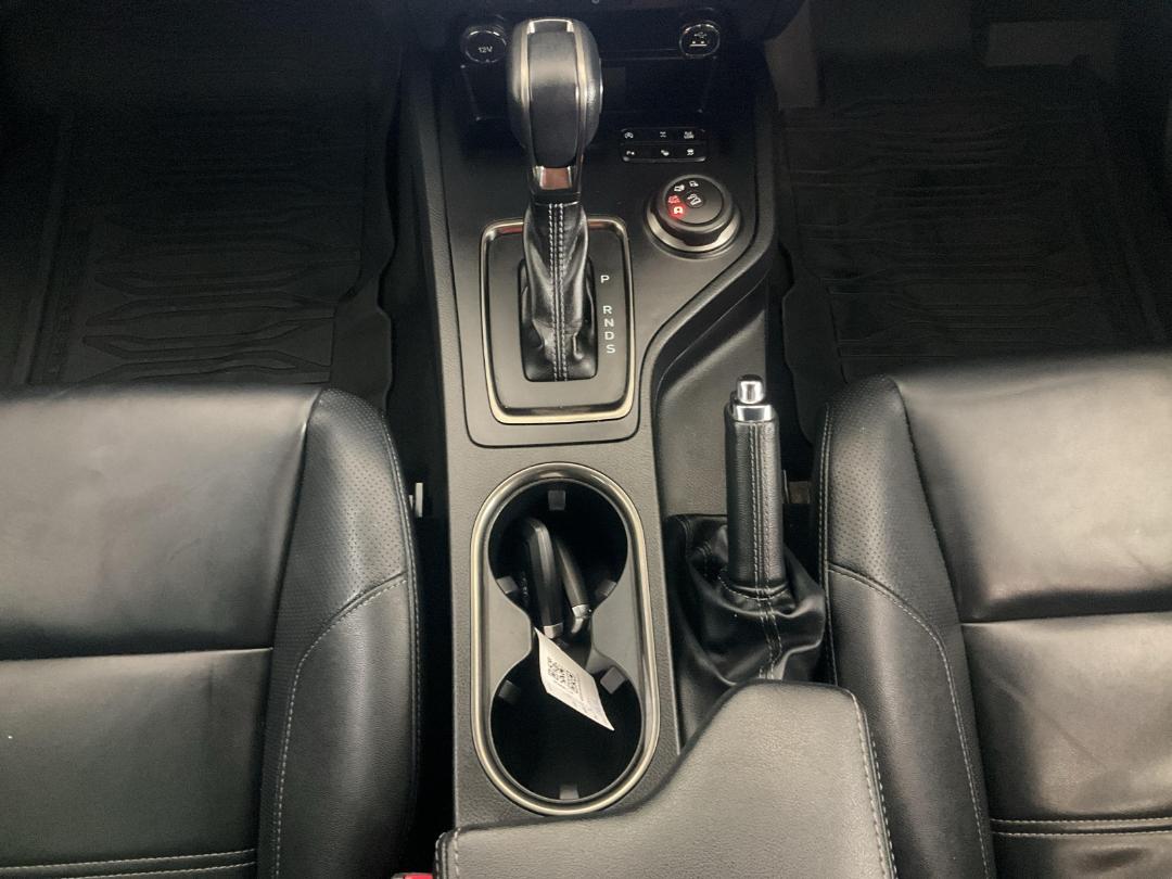 Photo '18' of Ford Everest