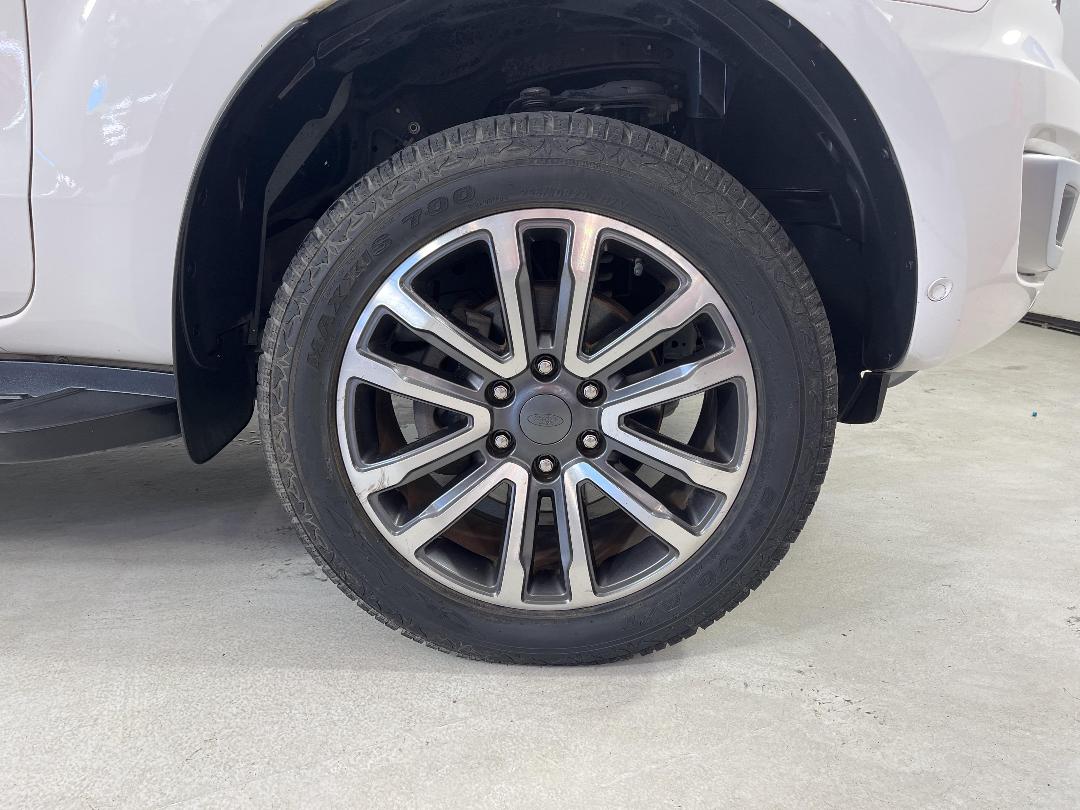 Photo '9' of Ford Everest