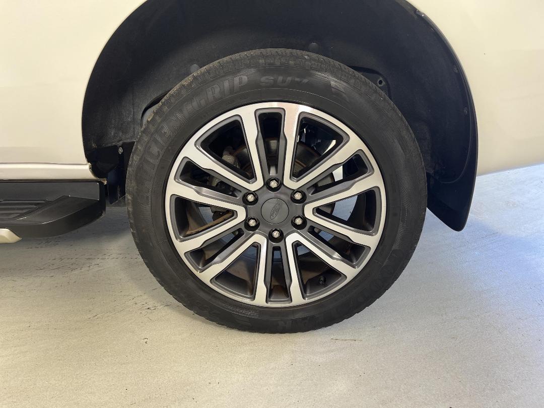 Photo '11' of Ford Everest