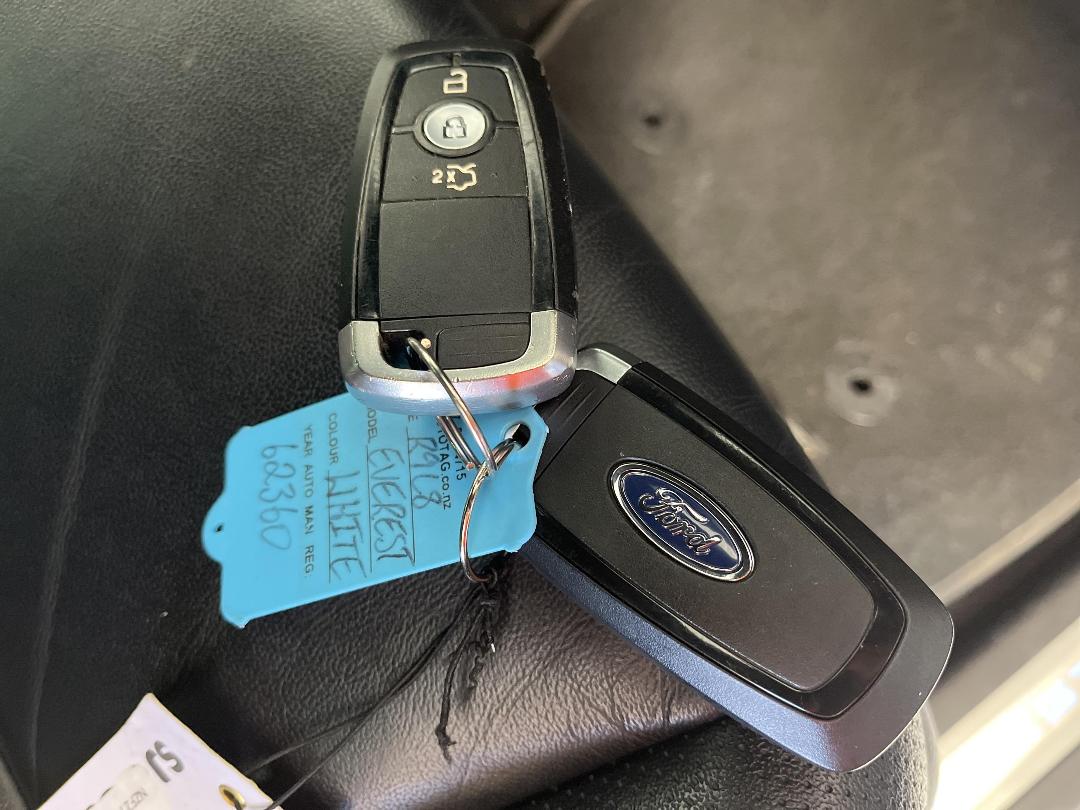 Photo '22' of Ford Everest