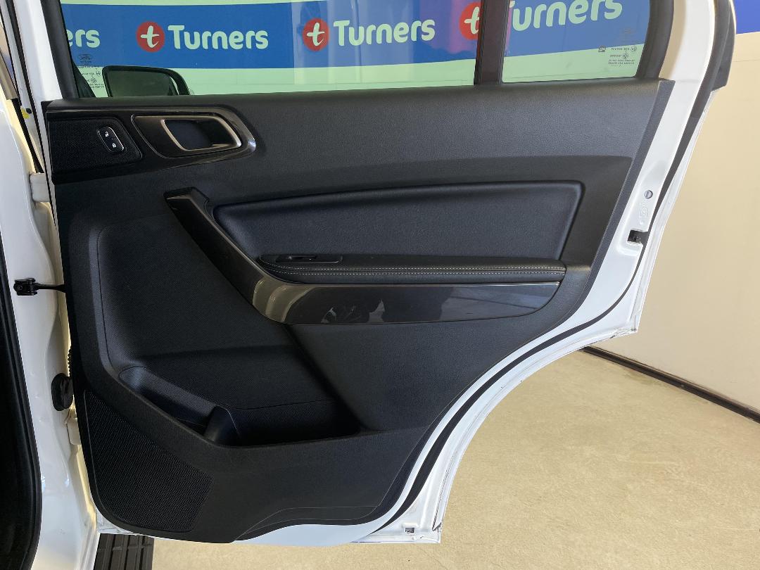 Photo '19' of Ford Everest