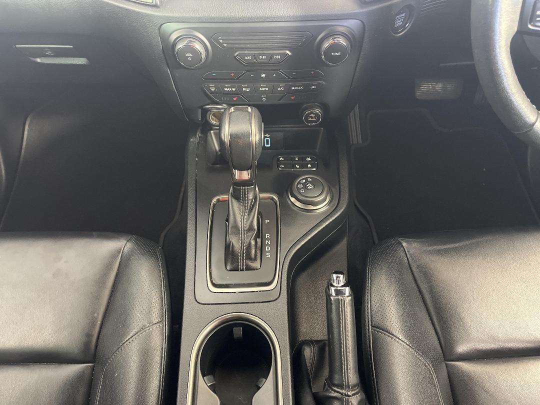 Photo '18' of Ford Everest