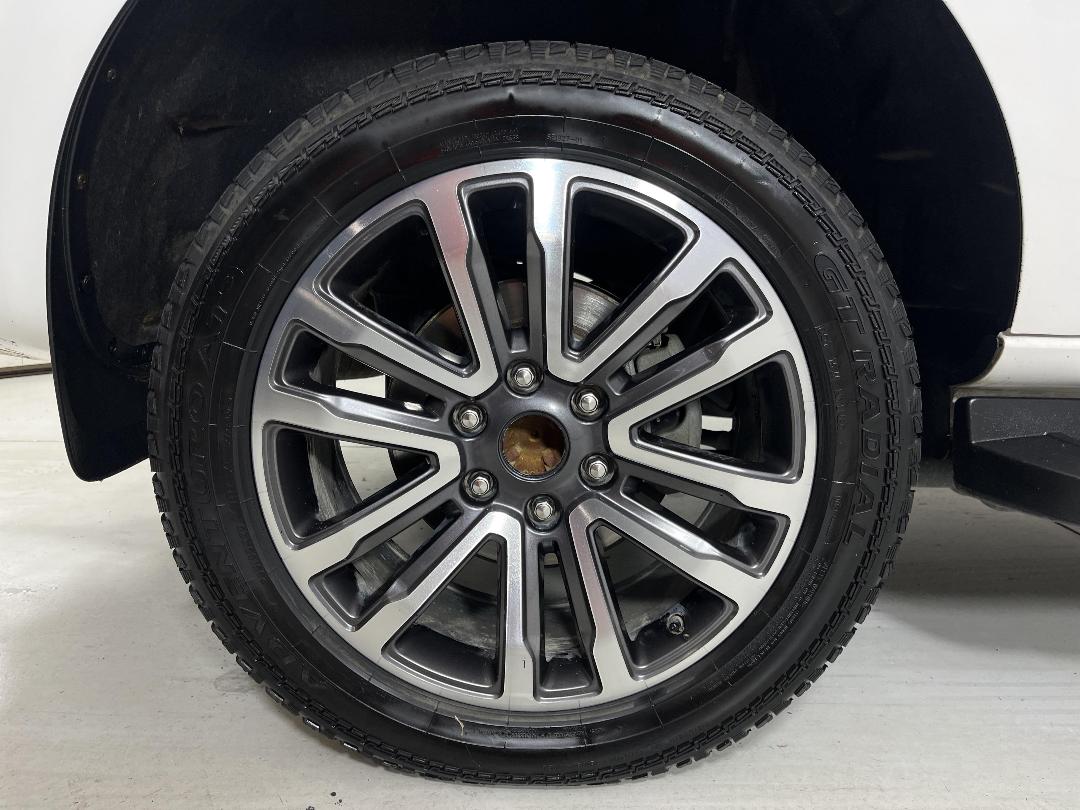 Photo '12' of Ford Everest