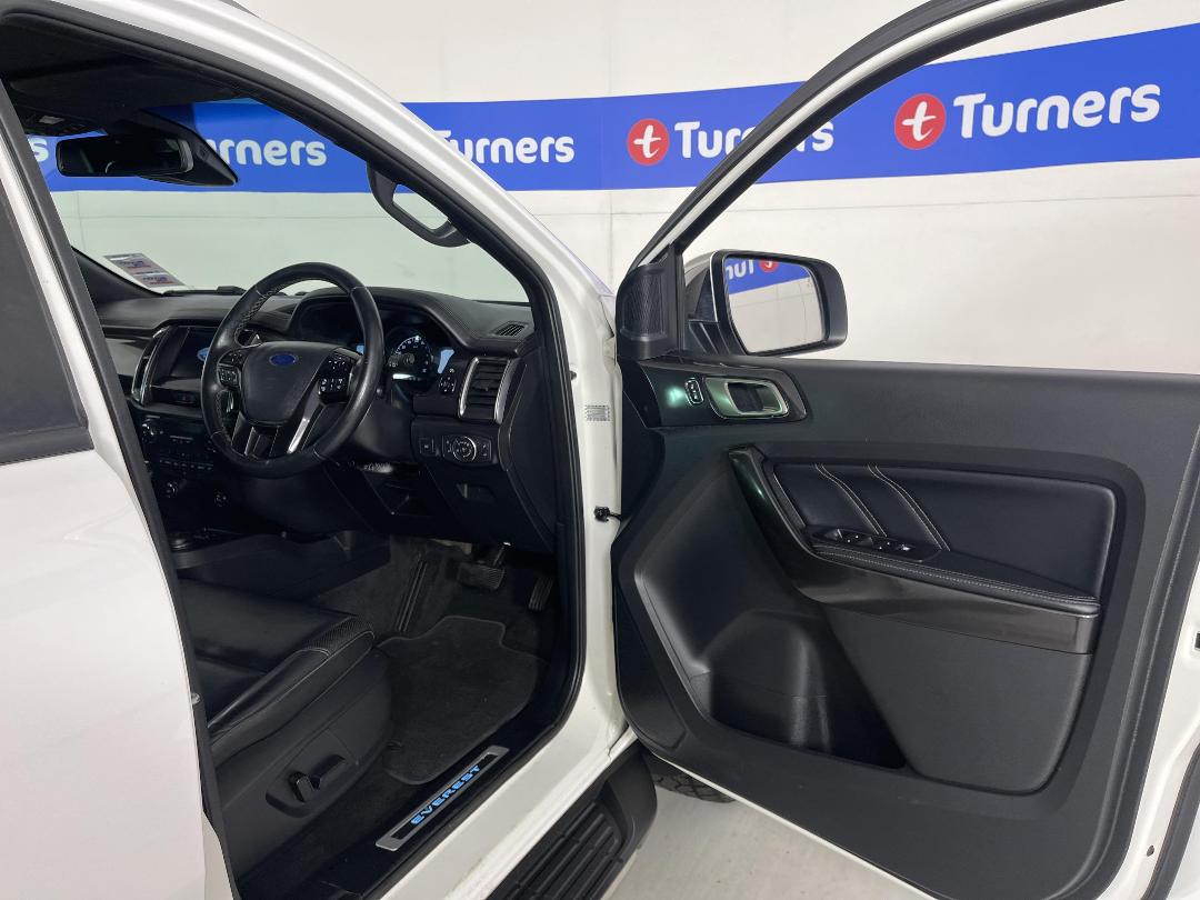 Photo '15' of Ford Everest