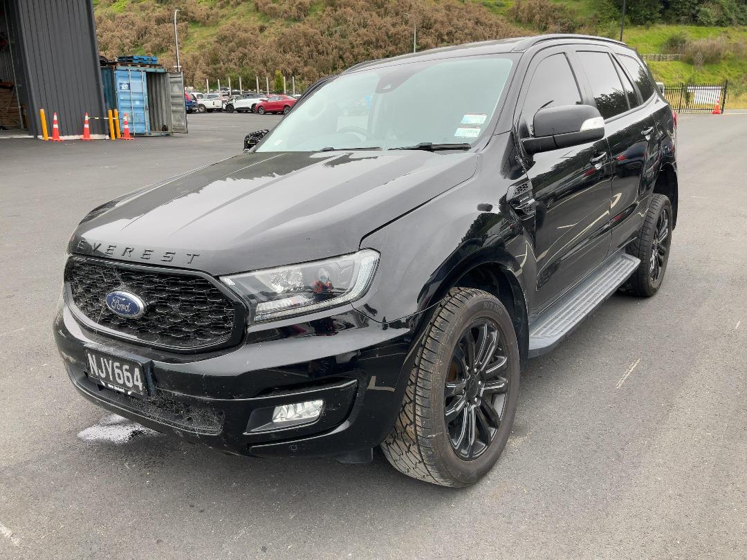 Photo '3' of Ford Everest Sport