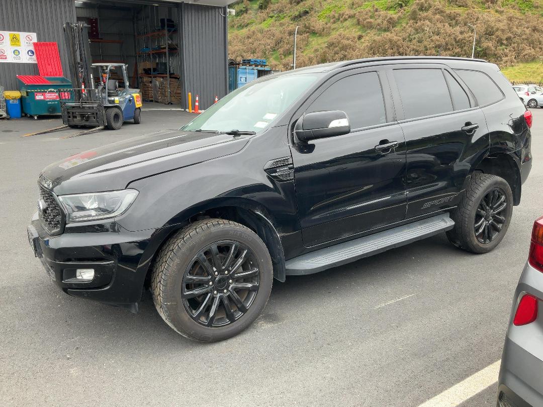 Photo '4' of Ford Everest Sport