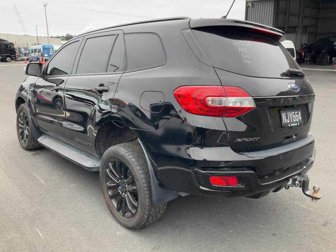 Photo '5' of Ford Everest Sport