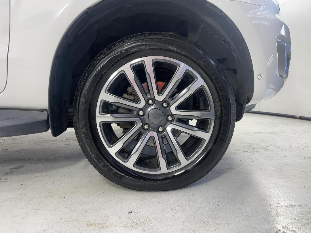 Photo '9' of Ford Everest