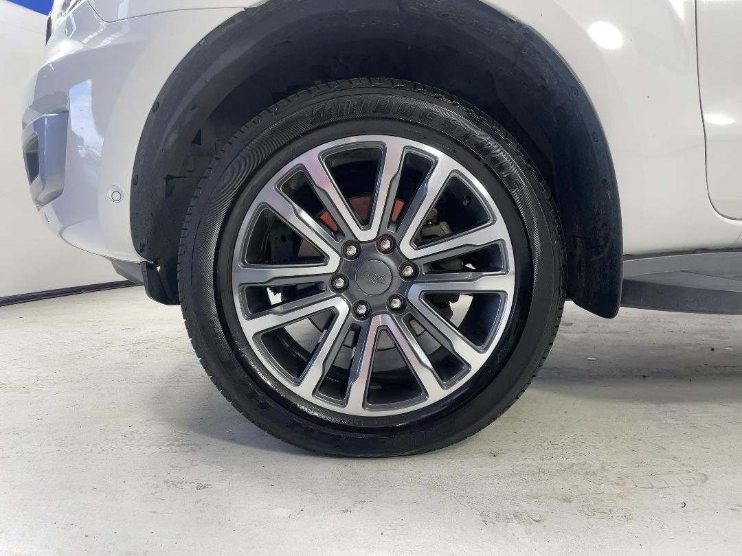 Photo '10' of Ford Everest