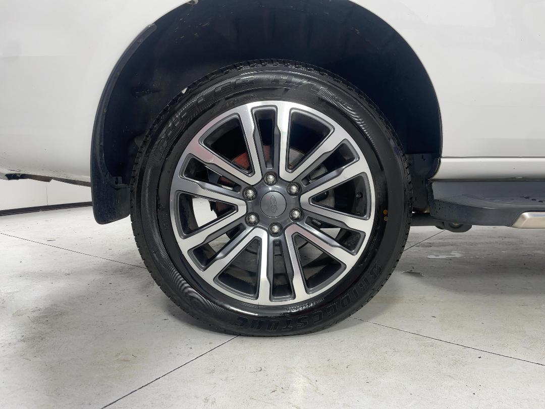 Photo '12' of Ford Everest