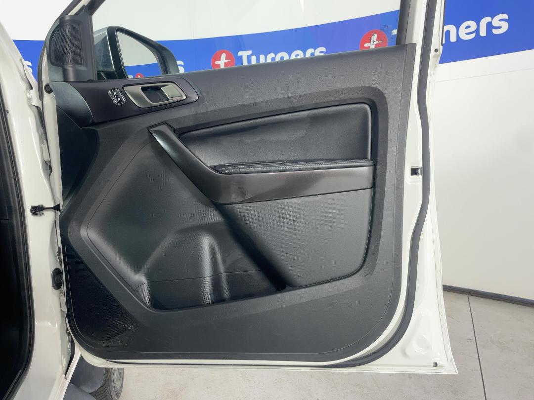 Photo '15' of Ford Everest