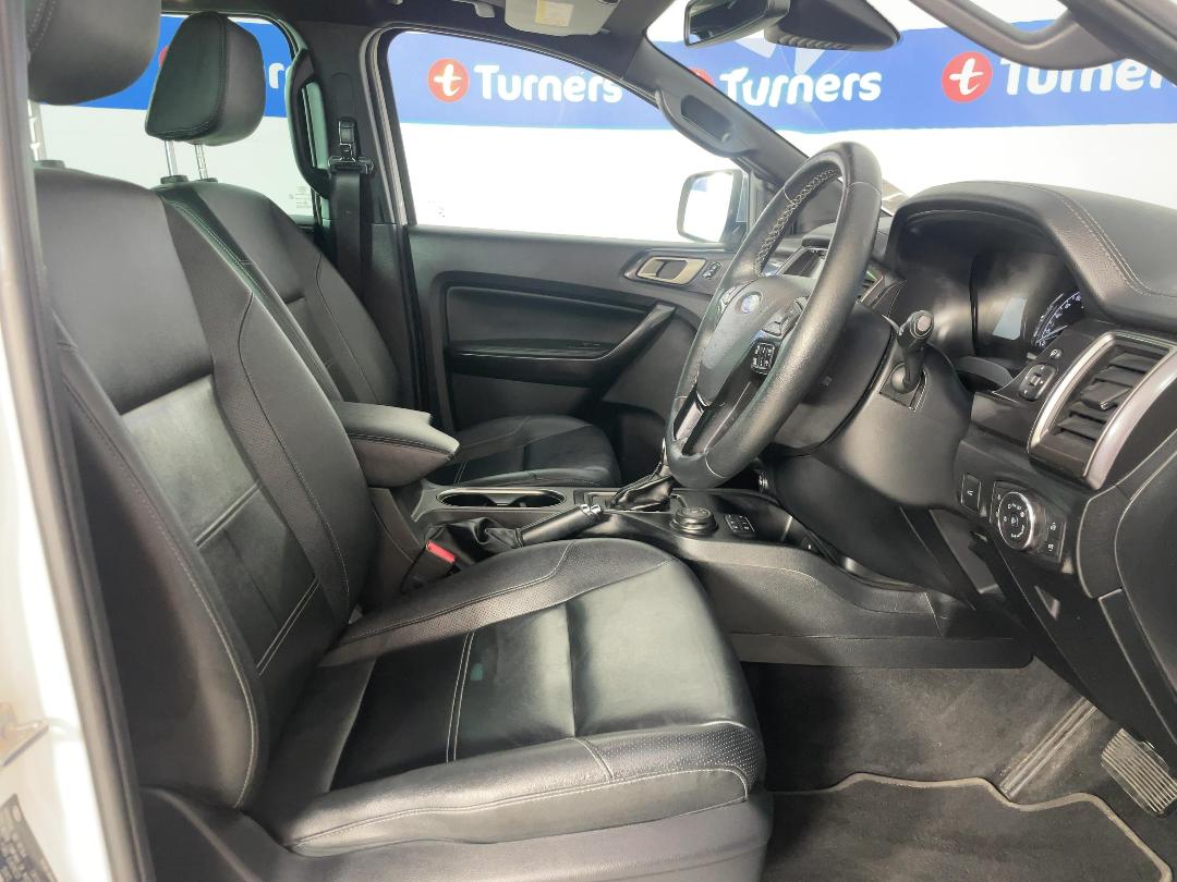 Photo '16' of Ford Everest