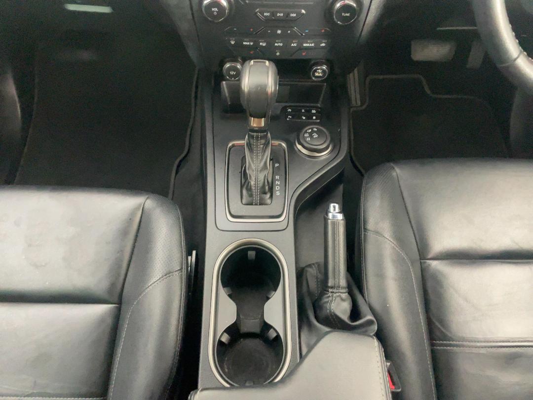 Photo '18' of Ford Everest