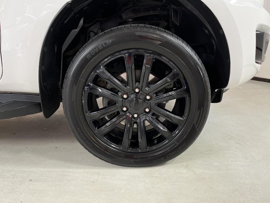 Photo '9' of Ford Everest