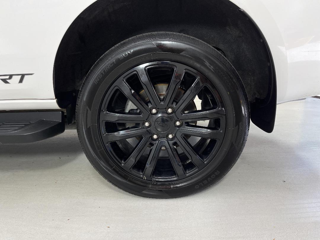 Photo '11' of Ford Everest