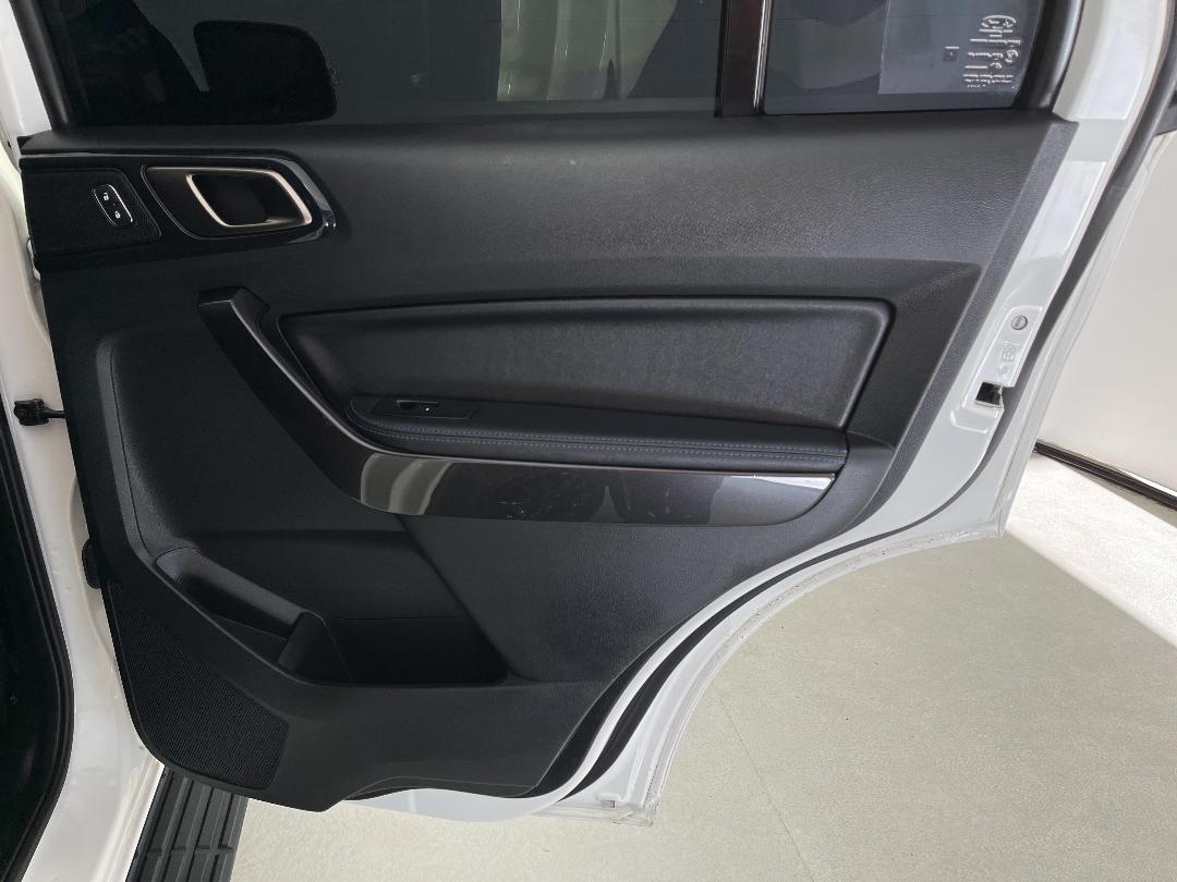 Photo '19' of Ford Everest