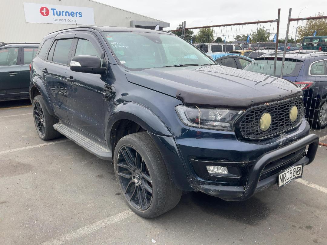 Photo '15' of Ford Everest Sport