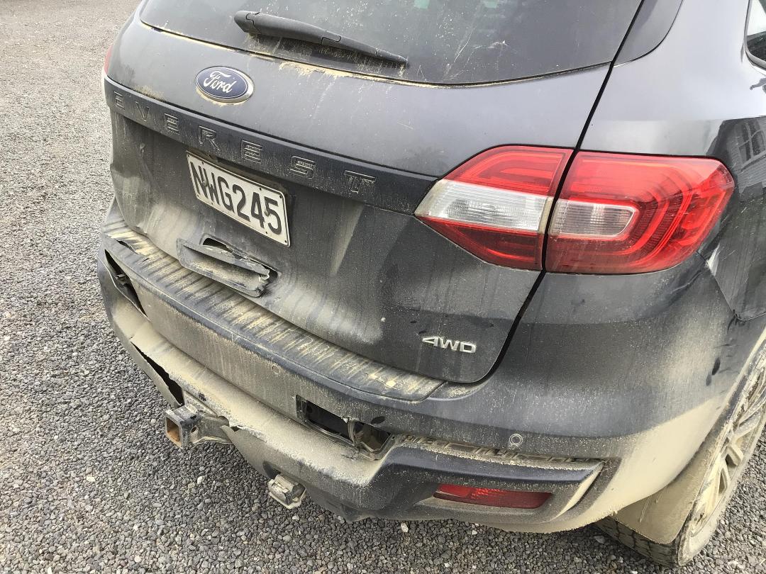 Photo '6' of Ford Everest Sport