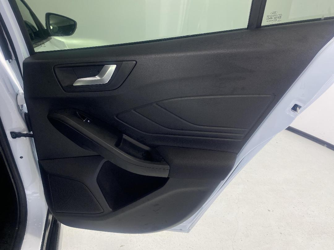 Photo '19' of Ford Focus Photo '19' of Ford Focus