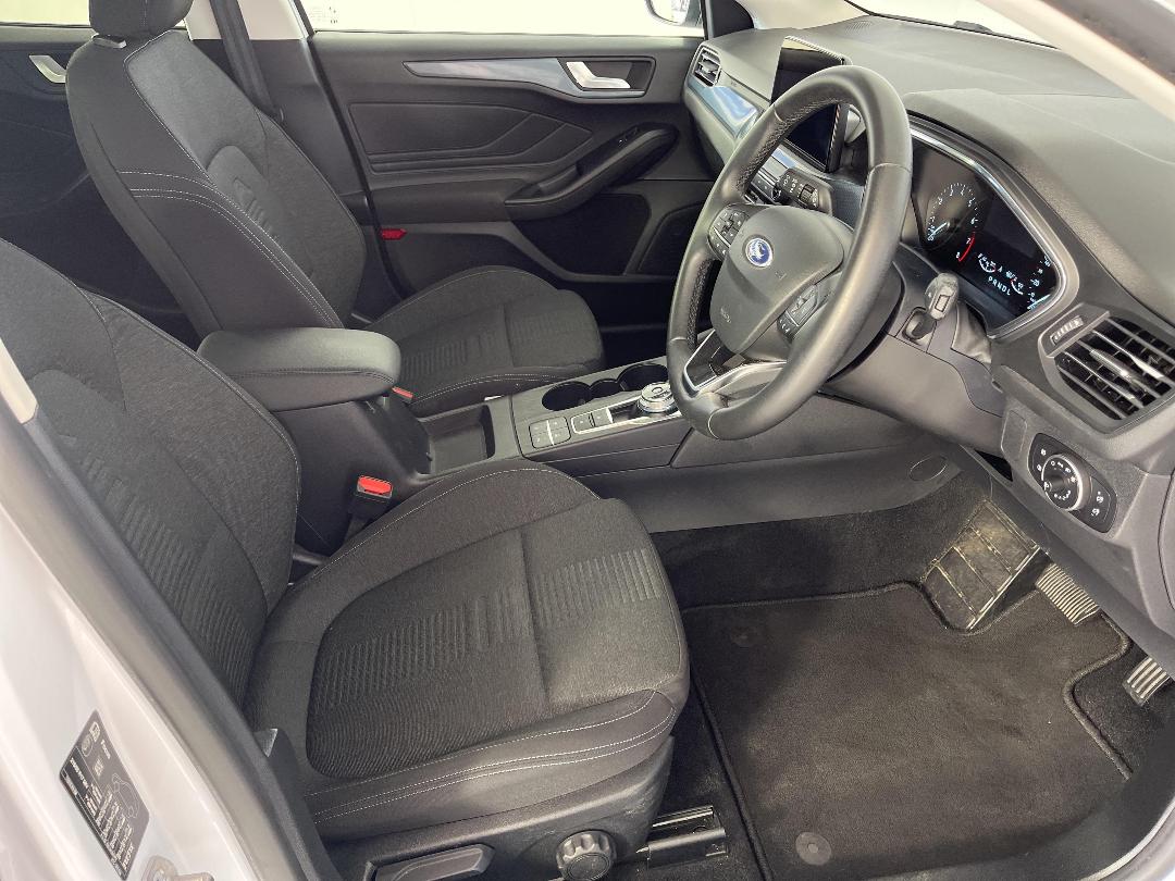 Photo '16' of Ford Focus