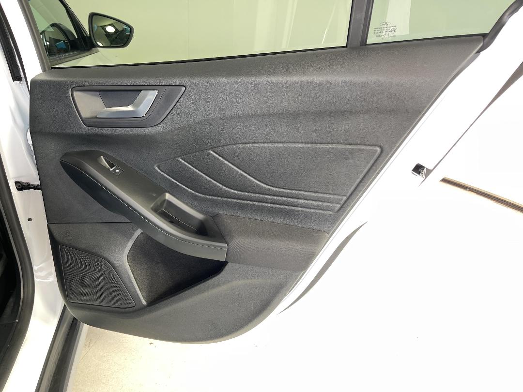 Photo '19' of Ford Focus