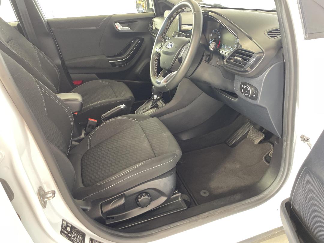 Photo '16' of Ford Puma